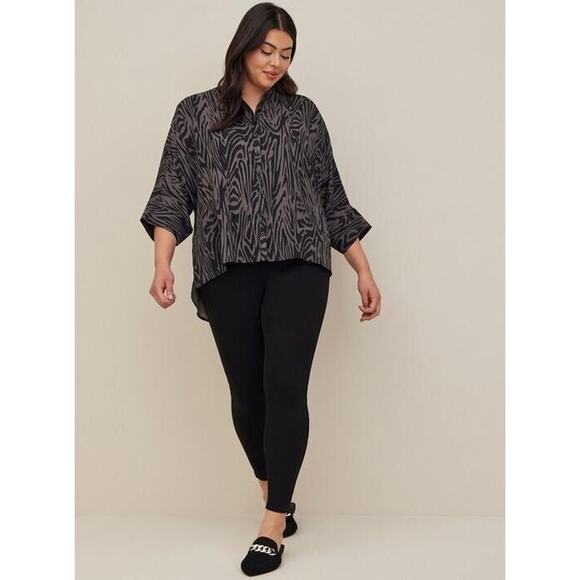 Torrid Womens Shirt Sz 00 M L‎ 10 Deep Black Gray Zebra Print Blouse Chiffon NEW - Picture 2 of 11